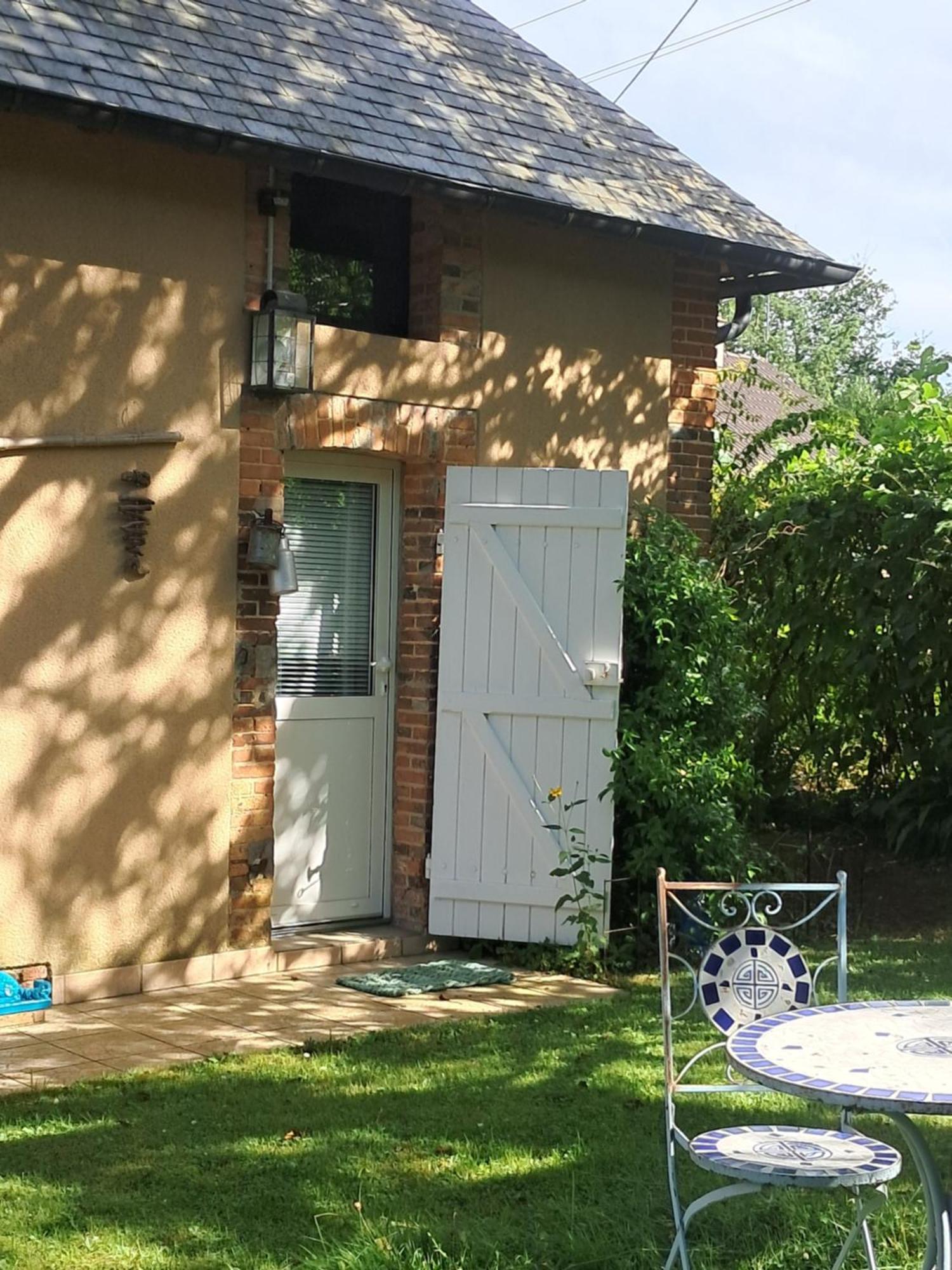 Le Buisson De La Gariole Bed and Breakfast Aubigny-sur-Nère Exteriör bild